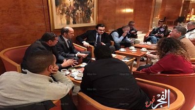 إيهاب بسيسو  يلتقي المصورين المشاركين في مشروع 