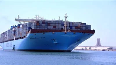 عاجل.. قناة السويس تمد التخفيضات على رسوم رحلتها الدائرية المحملة والفارغة لعام آخر