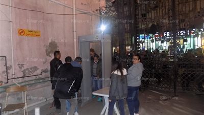 تشديدات أمنية حول الكنيسة المرقسية بالإسكندرية أثناء تلقي عزاء ضحايا 