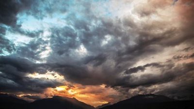 حقيقة الأصوات الغامضة القادمة من السماء.. وعلاقتها بيوم القيامة (فيديو وصور)