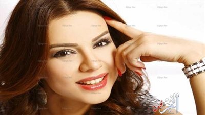 فريال يوسف تعود من اليونان بعد تصوير 