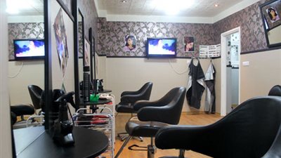 تصفيف الشعرعن طريق صالونات الحلاقة قد يؤدي الى  جلطة دماغية !