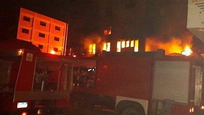 عاجل.. شهود عيان: حريق ضخم بجوار محافظة الجيزة 