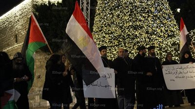 وقفة شموع وصلاة بكنيسة 