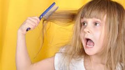 تعرفي على سبب تجاعيد شعر طفلك 