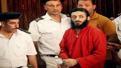 شاهد.. لحظة دفن الإرهابي عادل حبارة