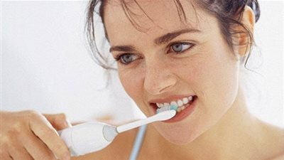 3 نصائح هامة للعناية بالأسنان بعد أكل الحلوى في الشتاء