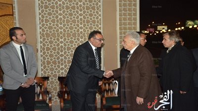 الصور الأولى من عزاء الراحل أحمد راتب بمشاركة نجوم الفن