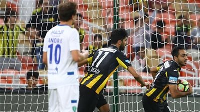 شاهد - كهربا يرقص بالعصا مرتدياً الطاقية بعد فوز الإتحاد على الفتح 