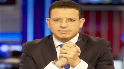 عمرو عبدالحميد يفاجئ العاملين بمركز بداية لدعم المشروعات الصغيرة 