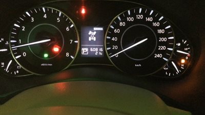 كم كيلومتر يمكن أن تقود سيارتك بعد أن تضئ لمبة البنزين