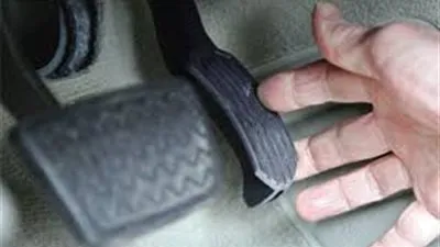 سبب في ثقل دعسة الوقود بالسيرة !