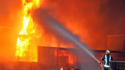 السيطرة على حريق بشقة وإصابة شخصين في الزقازيق