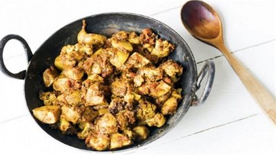 طريقة تحضير البطاطس والقرنبيط بالكاري