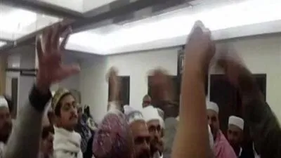 باكستانيون يقضون 