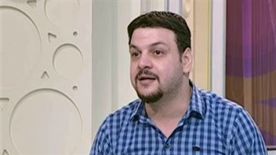 متصلة تتعرض للتهديد بنشر صور فاضحة.. وخبير معلومات يرد