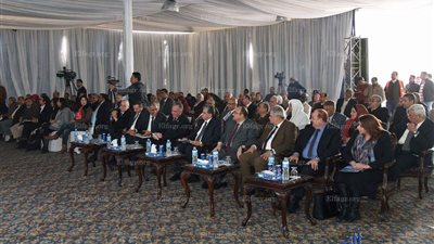 وزير الري يناشد بترشيد استهلاك المياه: علينا التفكير في الأجيال القادمة (صور)