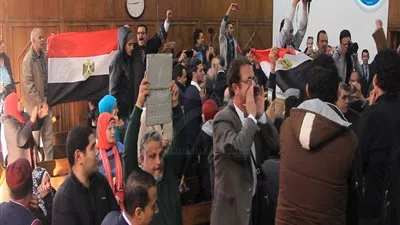 هتافات الحاضرين في آخر جلسات 