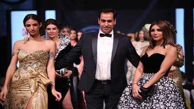 مجموعة فساتين متنوعة ببصمة 