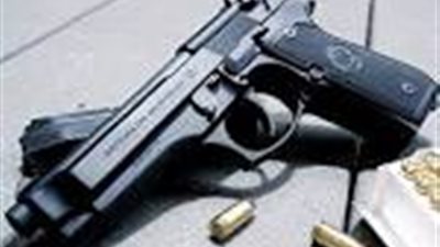 مسؤول سابق يُطلق النيران على 8 أشخاص بـ