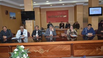  محافظ كفر الشيخ يستعرض عددًا من المشروعات التنموية مع الأجهزة التنفيذية (صور)