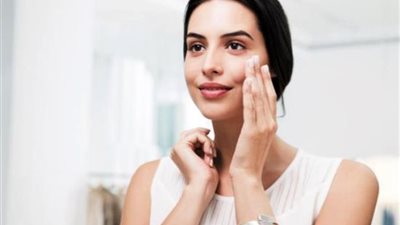 أخصائية الجلدية: حافظى على نظارة بشرتك بهذه الطرق‎