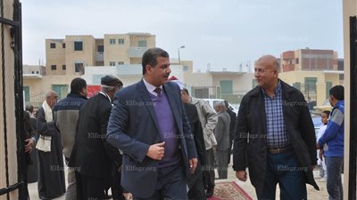 سكرتير عام أسيوط يفتتح مسجد بمدينة أسيوط الجديدة ويؤدي صلاة الجمعة به (صور)