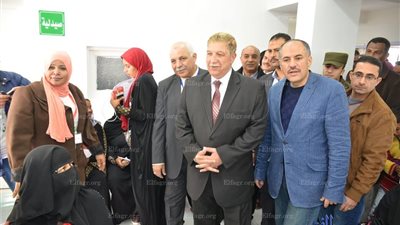محافظ الإسماعيلية يشهد انطلاق حملة 