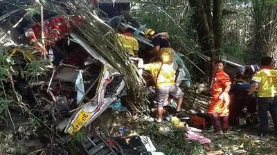 مصرع 14 شخصا بسقوط حافلة من منحدر في ماليزيا