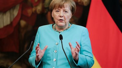 ميركل: ألمانيا تريد الإسراع بترحيل طالبي اللجوء التونسيين المرفوضين 