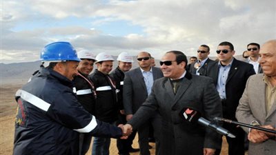 السيسي يصل إلى شركة النصر للبتروكيماويات لافتتاح التوسعات الجديدة 