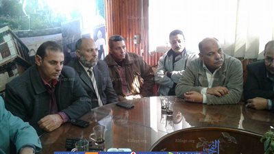 رئيس مدينة فوة يناقش مشاكل المواطنين ويعد بحلها (صور)