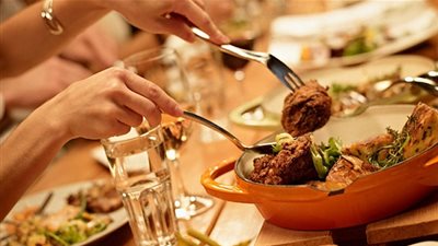 مطعم يقدم الطعام بحسب شكل وجه الزبون