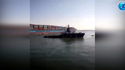 شاهد.. لحظة عبور  3 سفن في التشغيل التجريبي الثالث للكوبري العائم ببورسعيد (صور)