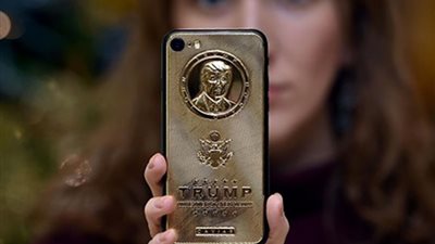 نسخة ذهبية من آيفون7 تحمل صورة ترامب بالإمارات !