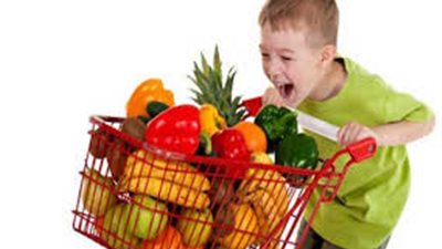 دراسة تؤكد أن تناول الخضراوات والفاكهة يعوض الأطفال عن الوجبات المنتظمة