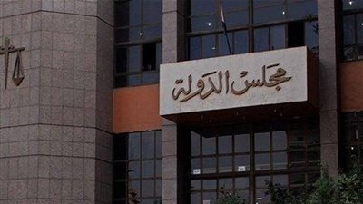 وقف دعوى إسقاط الجنسية عن باسم يوسف لمدة شهر