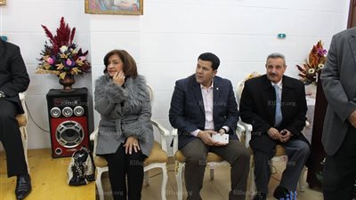 وفد تنفيذي برئاسة المحافظ يزور كنيسة الروم بدمياط  (صور)