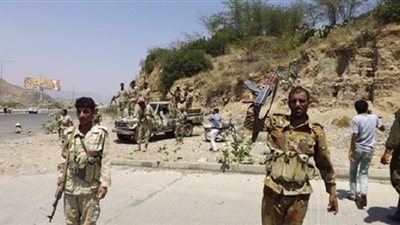 مقتل 9 انقلابيين في معارك مع الجيش والمقاومة بتعز