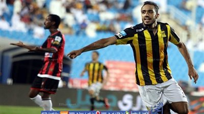 كهربا يحتفل بالفوز على عبد الشافي برقصة جديدة وسيلفي (فيديو)