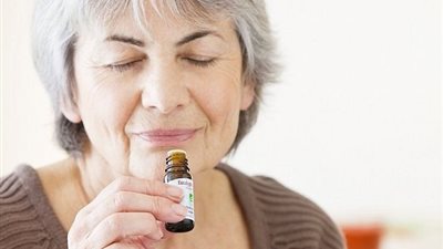 دراسة: ضعف حاسة الشم مؤشِّراً على الإصابة بألزهايمر