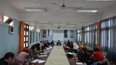 اجتماع لمناقشة فعاليات مؤتمر الطلاب الأول بجامعة دمياط (صور)