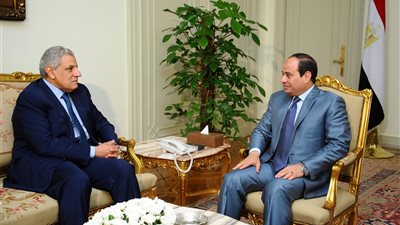 السيسي يشكل اللجنة القومية لتطوير وحماية القاهرة التراثية برئاسة محلب (نص القرار)