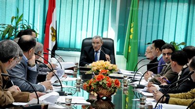  محافظ القليوبية يستمع لمشاكل المستثمرين (صور)