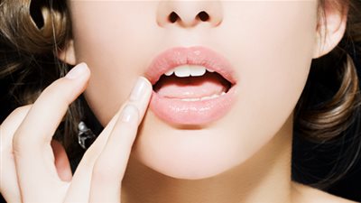 3 وصفات لتحضير بلسم للشفاه في المنزل