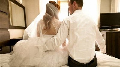 نصب في ليلة الدخلة.. الرموش والشعر المستعار 