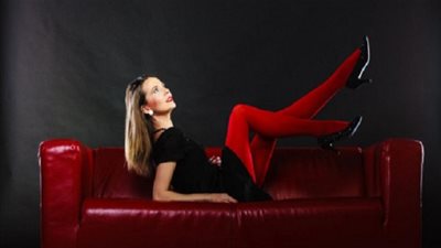 الجوارب.. كيف تختارين النوع المناسب والأكثر أناقة؟ (صور)