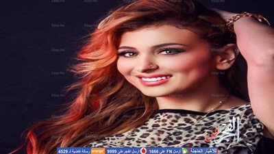 فرح يوسف ترقص في حفل عشاء ومعجب يرد 