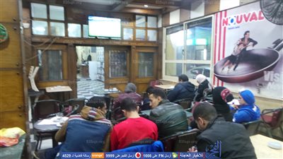 مقاهي الإسكندرية تمتلئ بالمواطنين تزامنا مع مباراة 