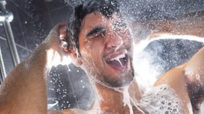 دراسة: الاستحمام فى الصباح يعزز الإبداع والمسائى يساعد على النوم